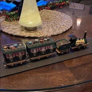 Dept 56. “The Flying Scot” Train